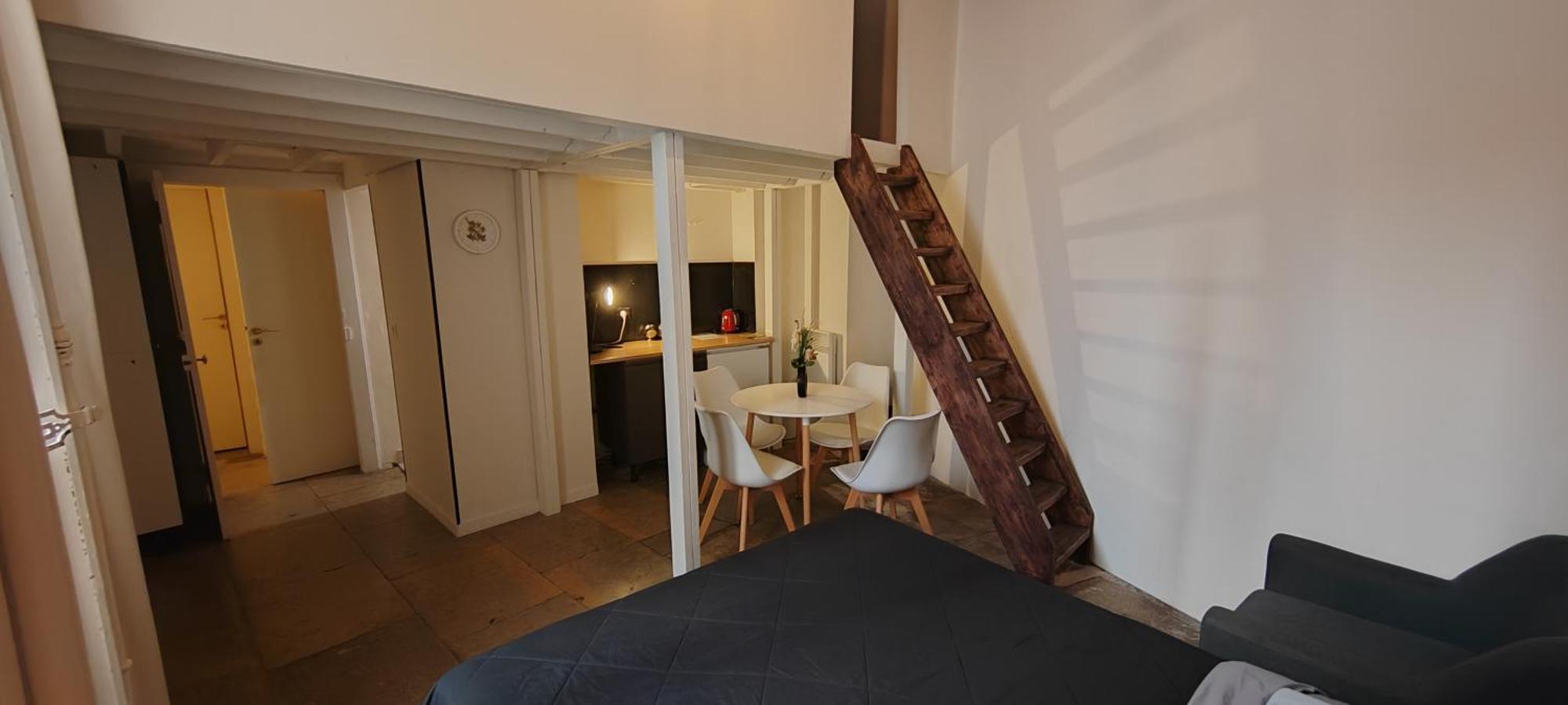 Palais Des Rois D'Aragon Hotel Montpellier Bagian luar foto